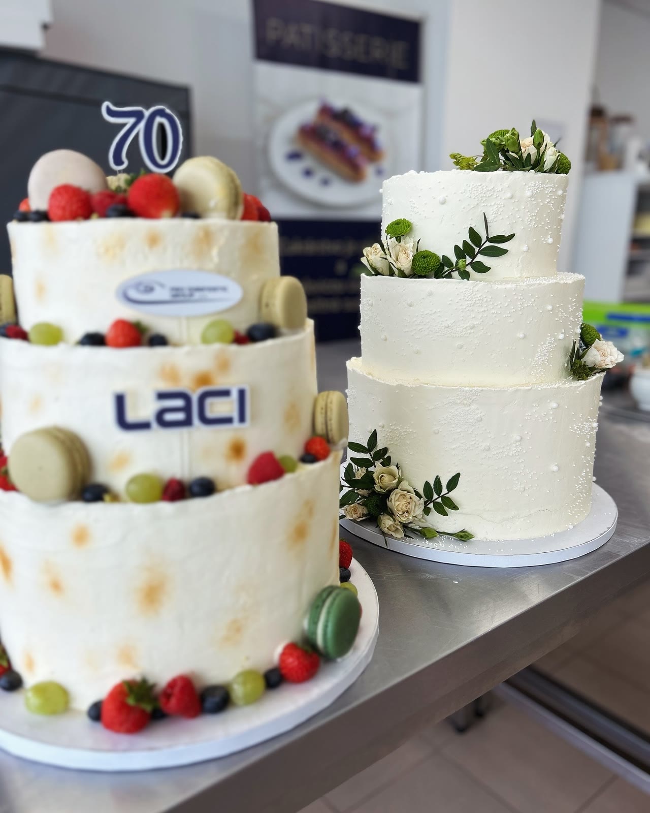 Firemná trojposchodová torta s logom a číslom 70